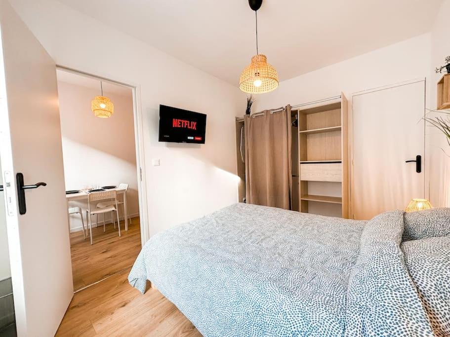 Nouveau ** Le Raffine Au Coeur De Guingamp ** Parking Екстер'єр фото