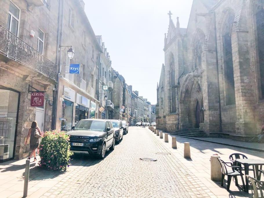 Nouveau ** Le Raffine Au Coeur De Guingamp ** Parking Екстер'єр фото