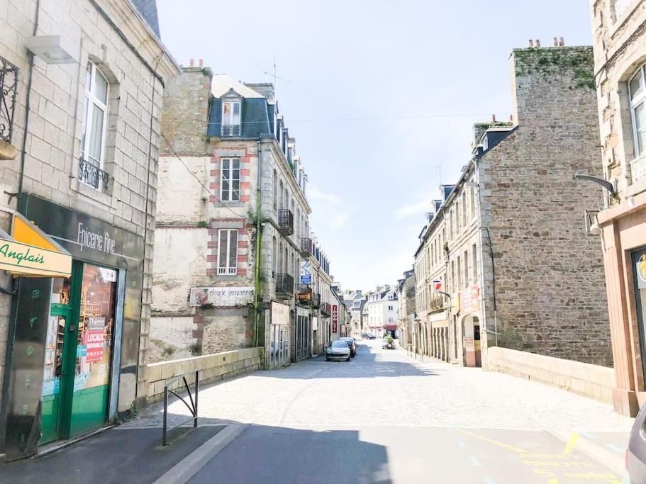 Nouveau ** Le Raffine Au Coeur De Guingamp ** Parking Екстер'єр фото
